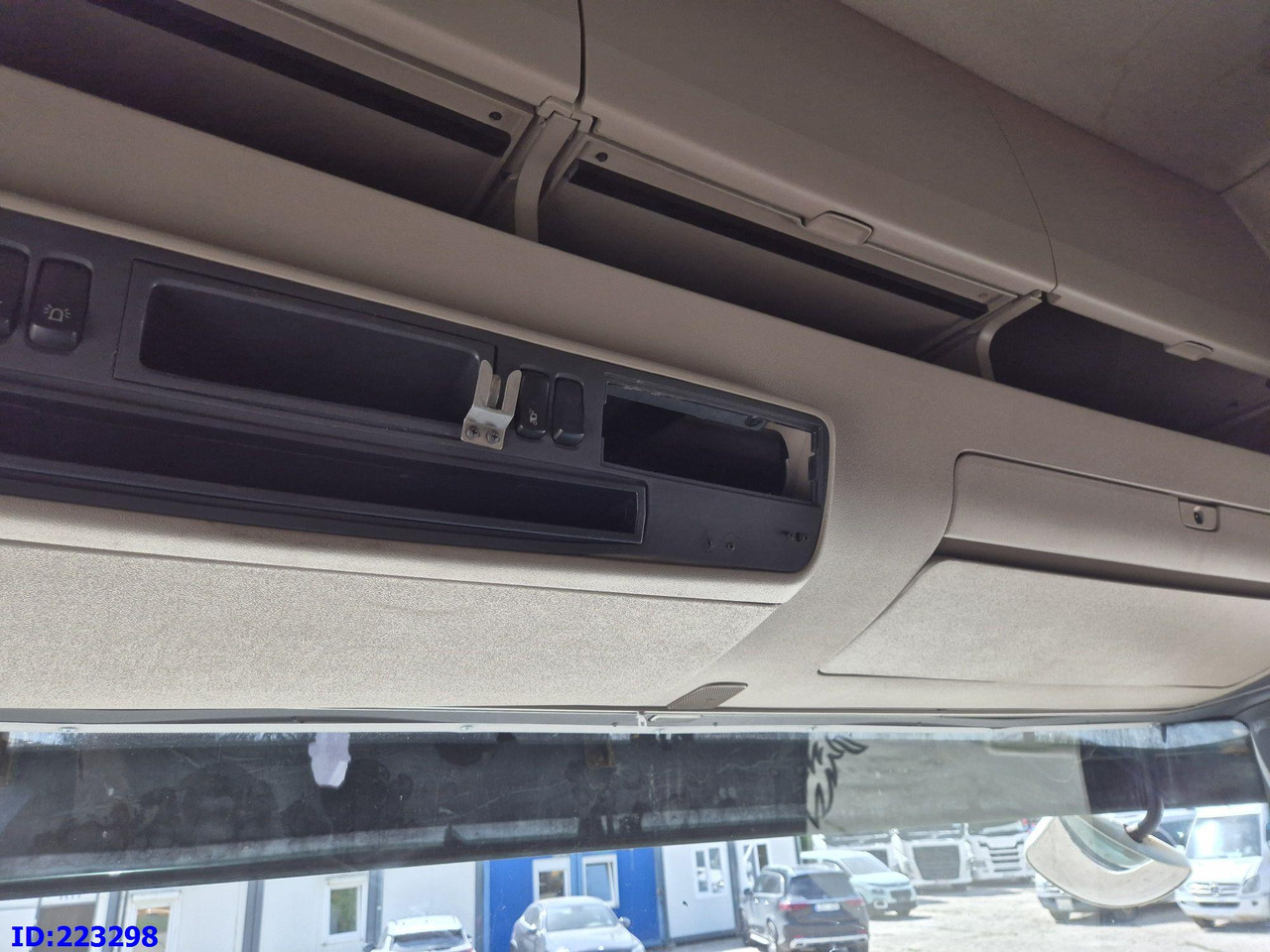 Тягач SCANIA R560 V8 Retarder 6x2: фото 12