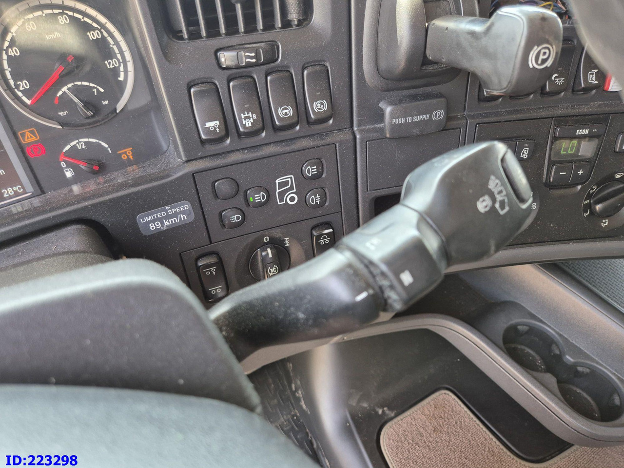 Тягач SCANIA R560 V8 Retarder 6x2: фото 18