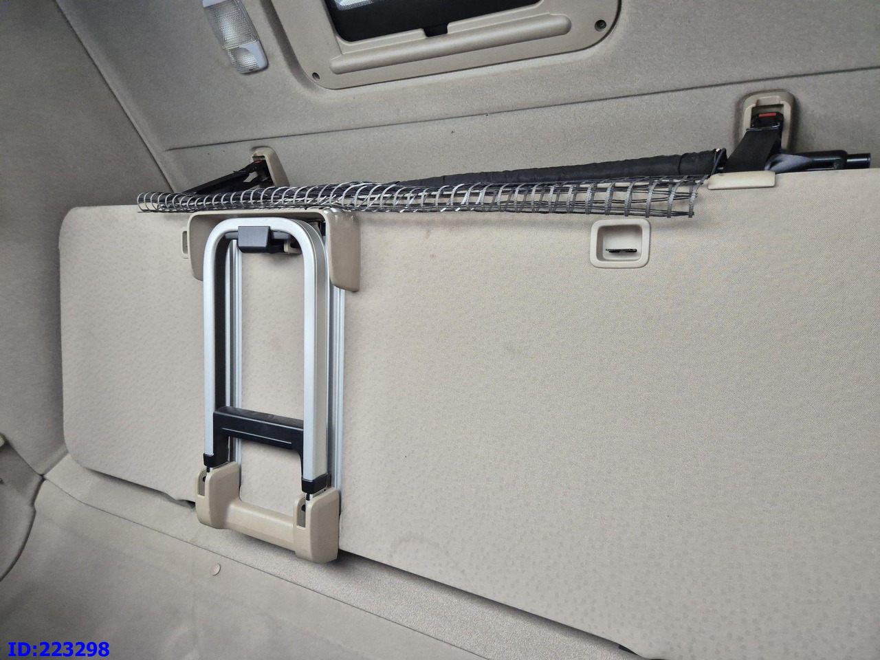 Тягач SCANIA R560 V8 Retarder 6x2: фото 17