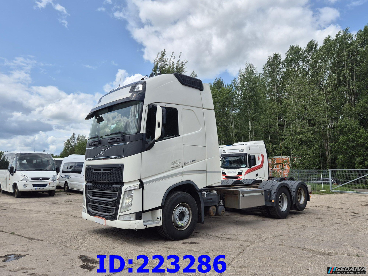 VOLVO FH13 540HP 6x2 (10 tyre) Euro6 - Грузовик-шасси: фото 1 VOLVO FH13 540HP 6x2 (10 tyre) Euro6 - Грузовик-шасси: фото 1
