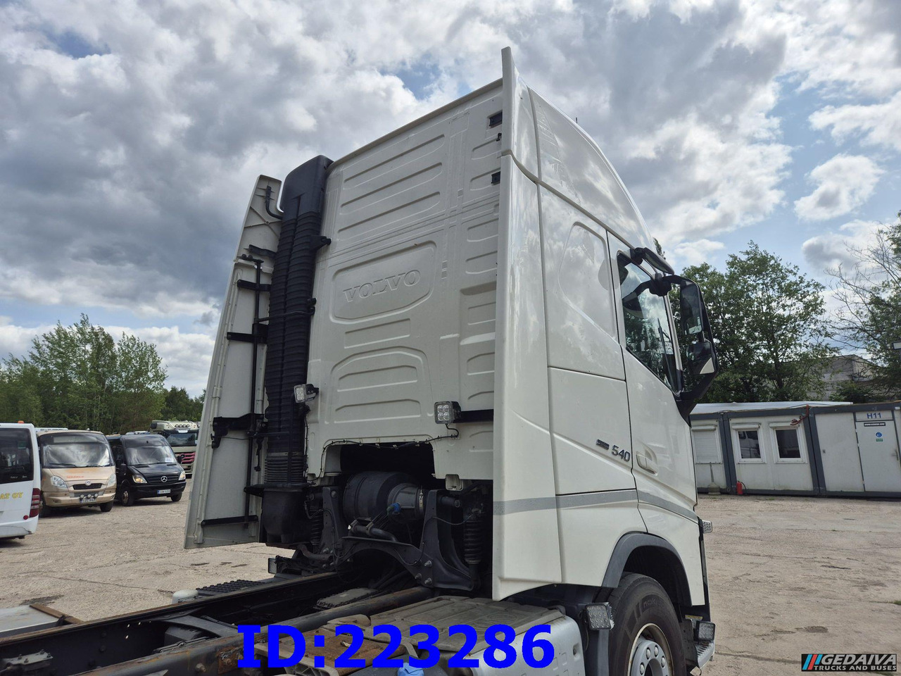 VOLVO FH13 540HP 6x2 (10 tyre) Euro6 - Грузовик-шасси: фото 5 VOLVO FH13 540HP 6x2 (10 tyre) Euro6 - Грузовик-шасси: фото 5