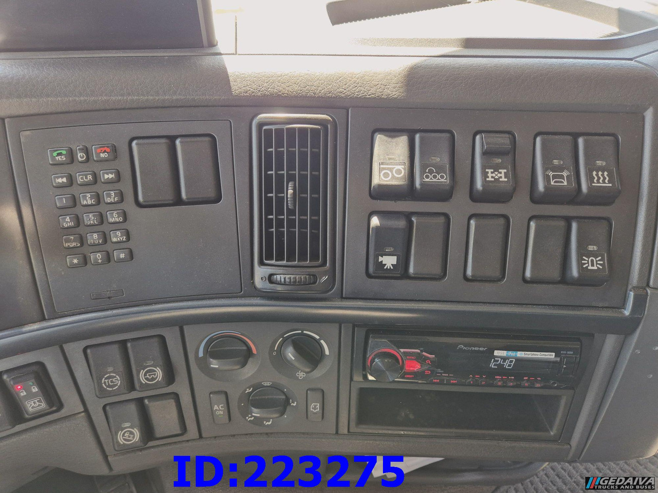 Грузовик-шасси VOLVO FH13 540HP 8X4 (Steering axle) RETARDER: фото 15
