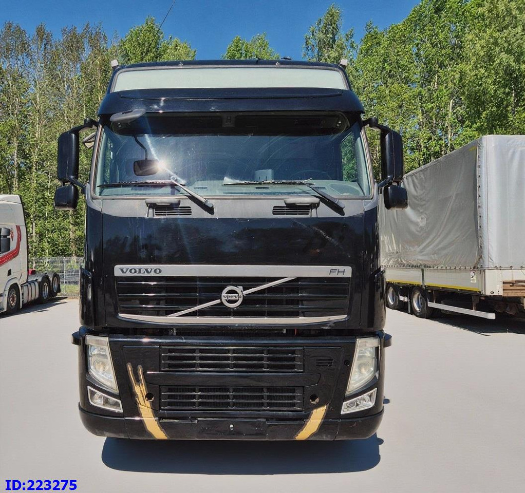 VOLVO FH13 540HP 8X4 (Steering axle) RETARDER - Грузовик-шасси: фото 2 VOLVO FH13 540HP 8X4 (Steering axle) RETARDER - Грузовик-шасси: фото 2