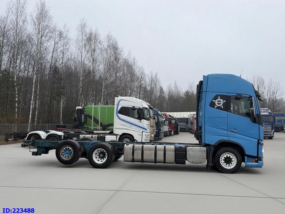 VOLVO FH16 750HP 6x2 - Грузовик-шасси: фото 5 VOLVO FH16 750HP 6x2 - Грузовик-шасси: фото 5