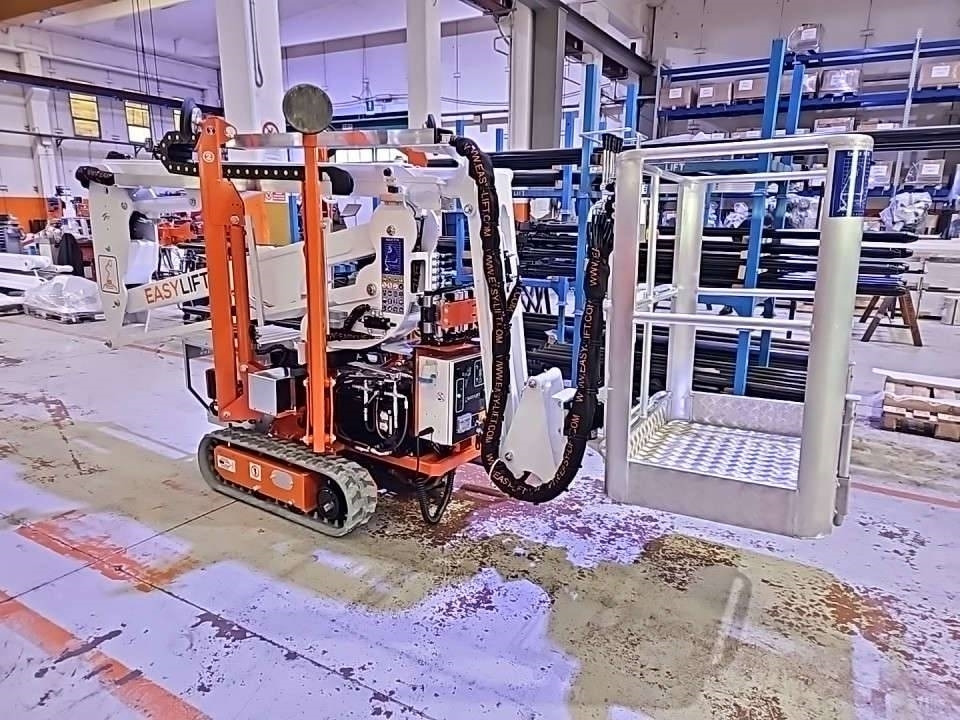 EasyLift R130 - Коленчатый подъемник, Спайдер-вышка: фото 1 EasyLift R130 - Коленчатый подъемник, Спайдер-вышка: фото 1
