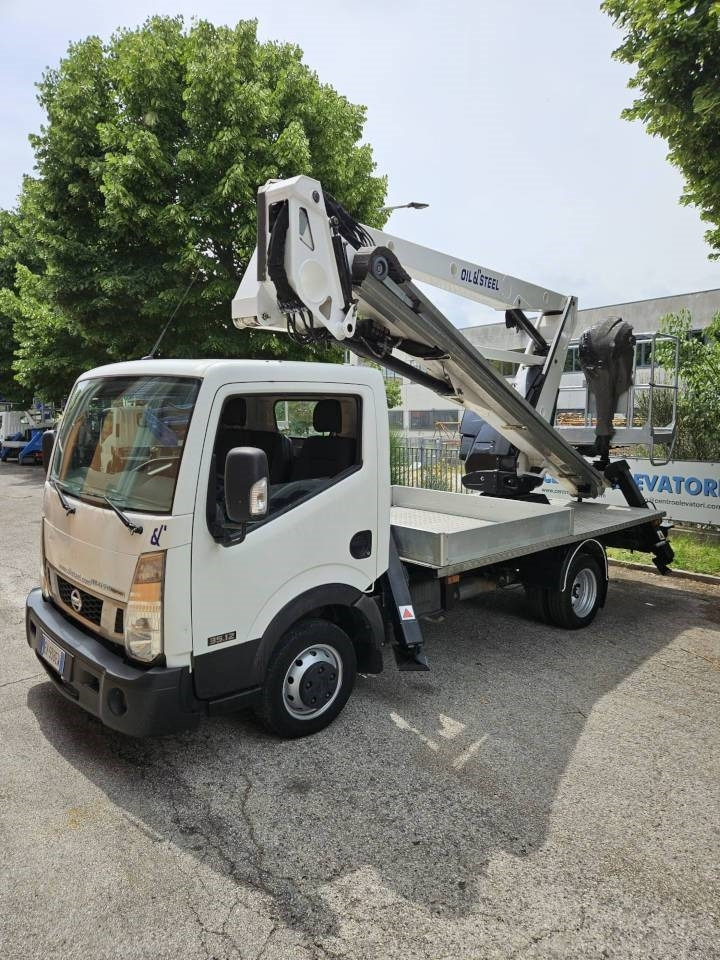 Oil & Steel Snake 21.12 - Грузовик с подъемником: фото 1 Oil & Steel Snake 21.12 - Грузовик с подъемником: фото 1