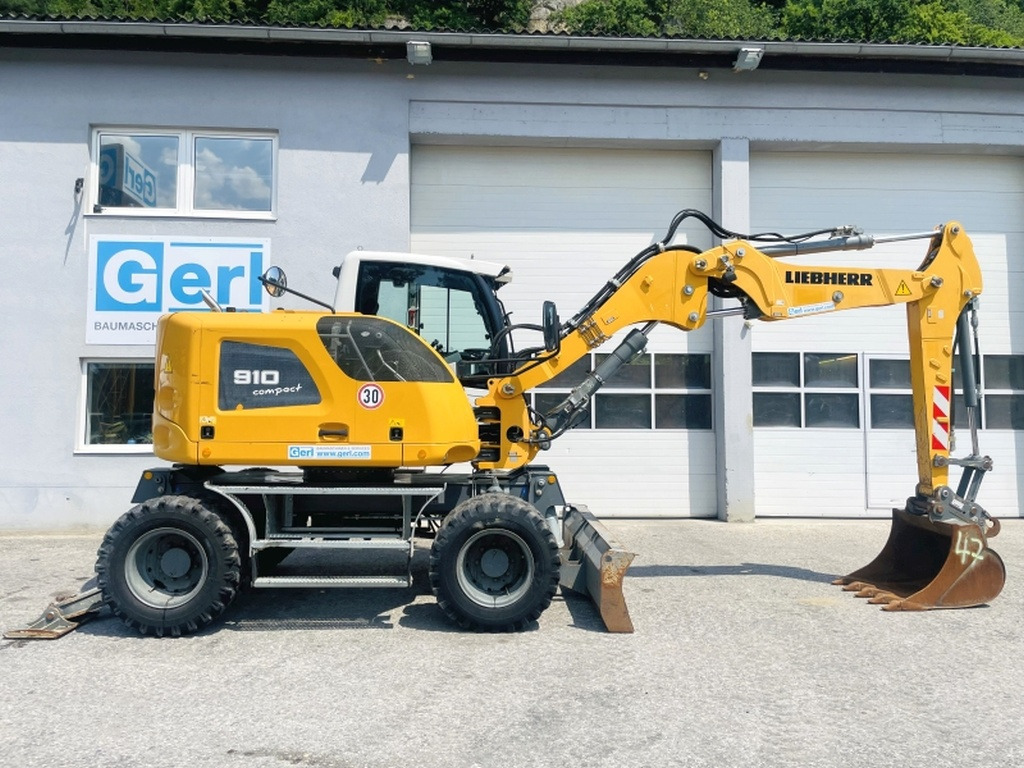 Liebherr A910 Compact (4025) - Колёсный экскаватор: фото 2 Liebherr A910 Compact (4025) - Колёсный экскаватор: фото 2