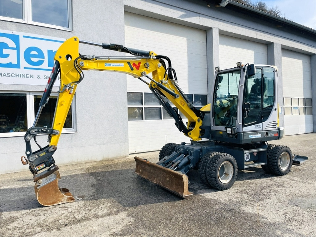 Neuson EW65 (4110) - Колёсный экскаватор: фото 3 Neuson EW65 (4110) - Колёсный экскаватор: фото 3