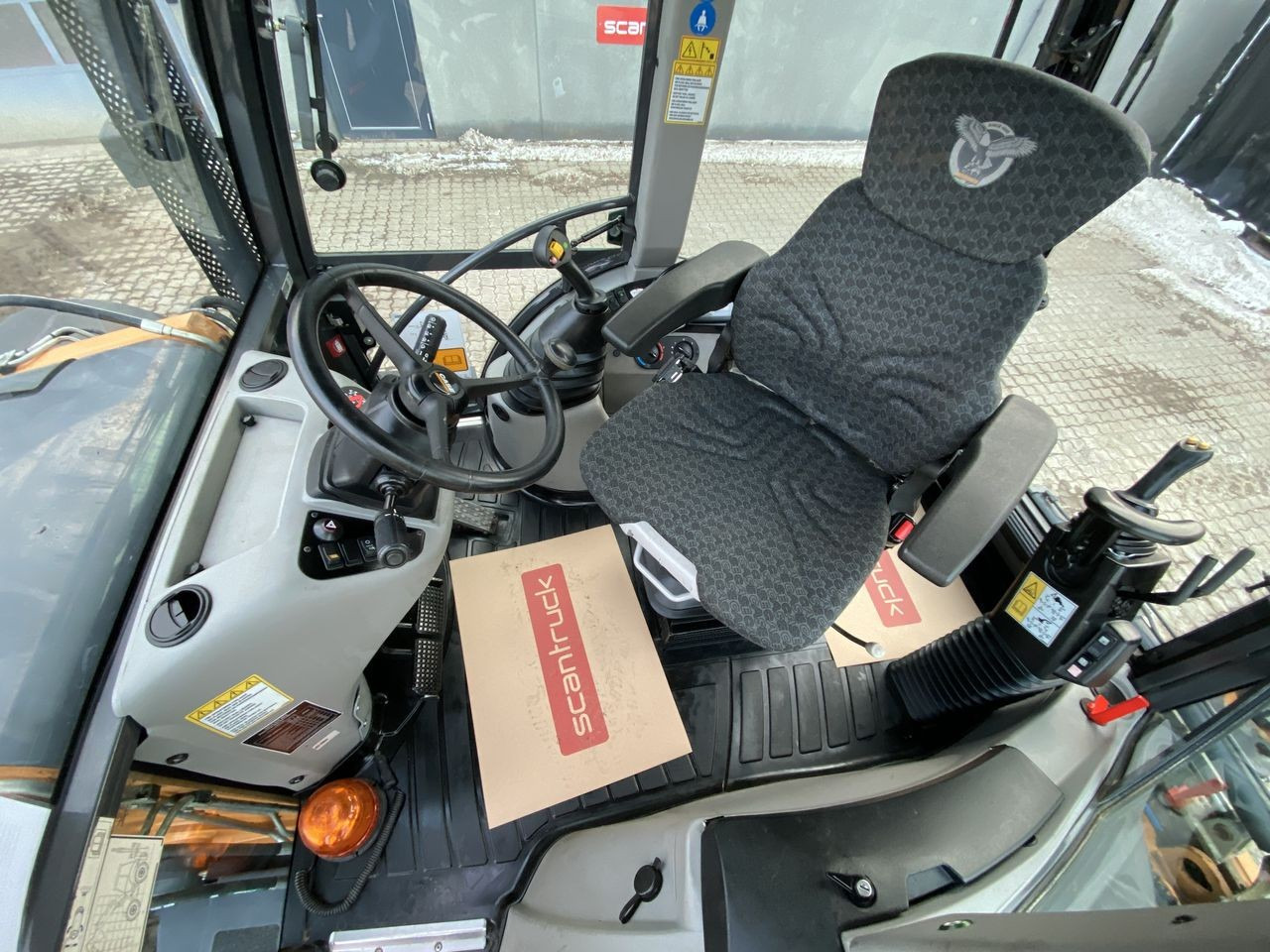 Case 695 ST - Экскаватор-погрузчик: фото 3 Case 695 ST - Экскаватор-погрузчик: фото 3