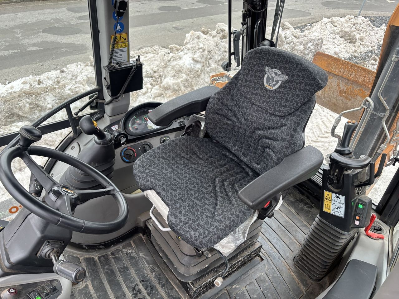 Case 695 ST - Экскаватор-погрузчик: фото 3 Case 695 ST - Экскаватор-погрузчик: фото 3