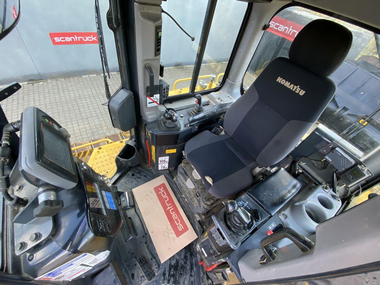 Komatsu D65PXI-18 - Бульдозер: фото 3 Komatsu D65PXI-18 - Бульдозер: фото 3