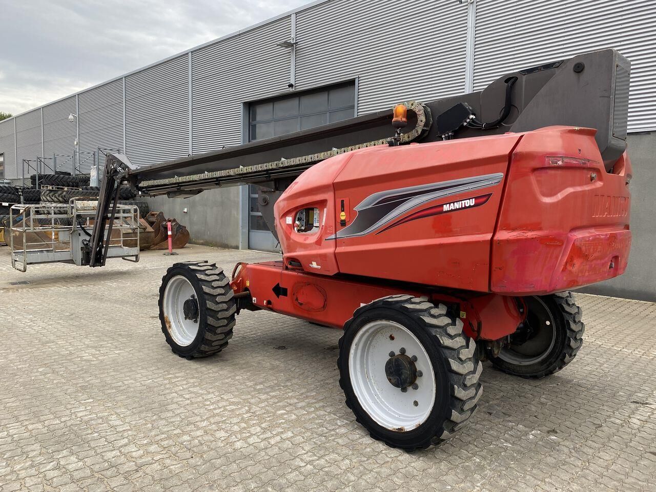 Manitou 260TJ - Телескопический подъемник: фото 2 Manitou 260TJ - Телескопический подъемник: фото 2
