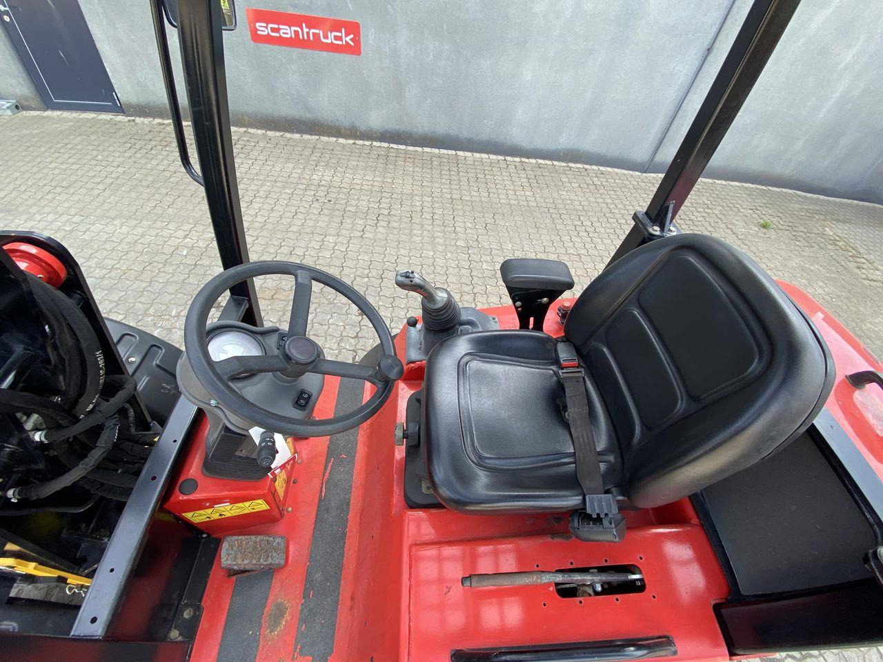 Manitou MLA 4-50H-4P - Компактный фронтальный погрузчик: фото 3 Manitou MLA 4-50H-4P - Компактный фронтальный погрузчик: фото 3