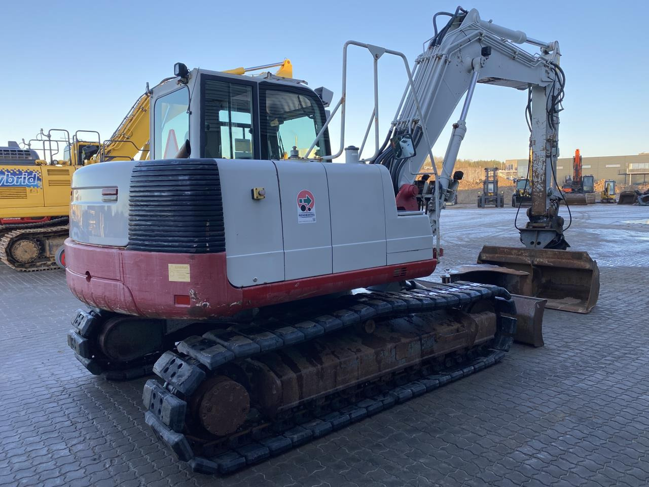Takeuchi TB1140 - Гусеничный экскаватор: фото 4 Takeuchi TB1140 - Гусеничный экскаватор: фото 4