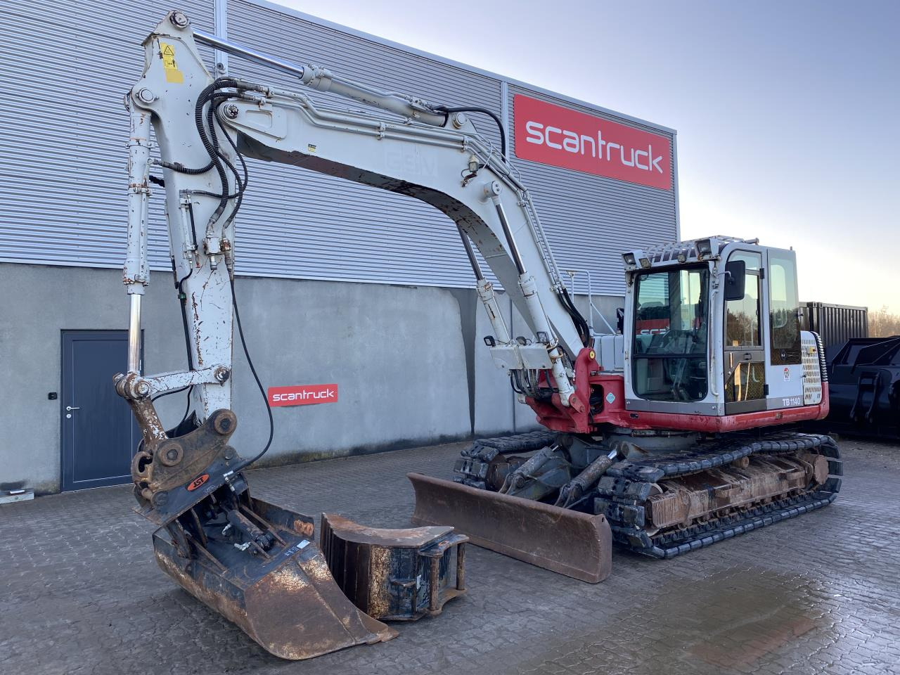 Takeuchi TB1140 - Гусеничный экскаватор: фото 1 Takeuchi TB1140 - Гусеничный экскаватор: фото 1