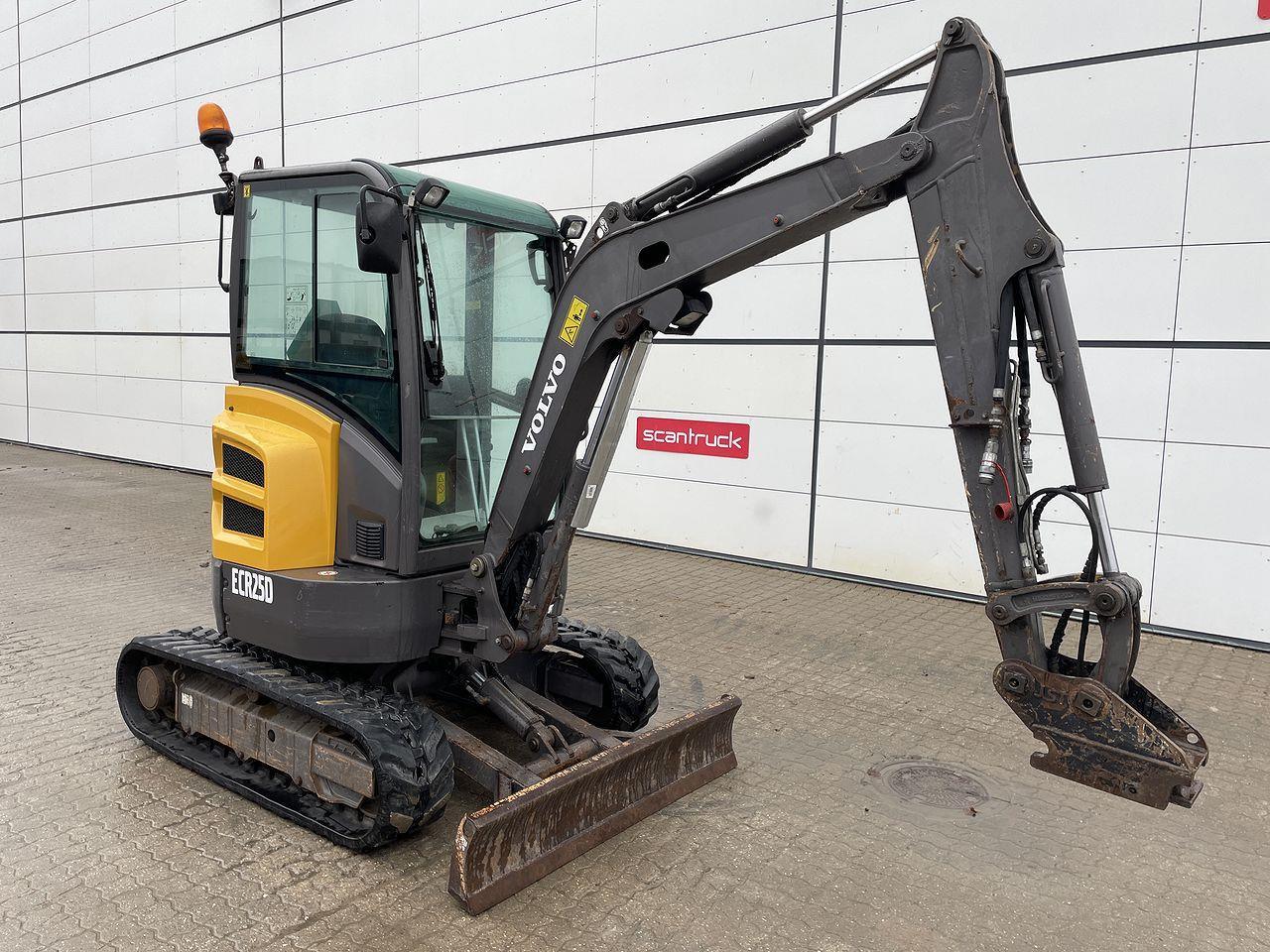 Volvo ECR25 - Мини-экскаватор: фото 5 Volvo ECR25 - Мини-экскаватор: фото 5