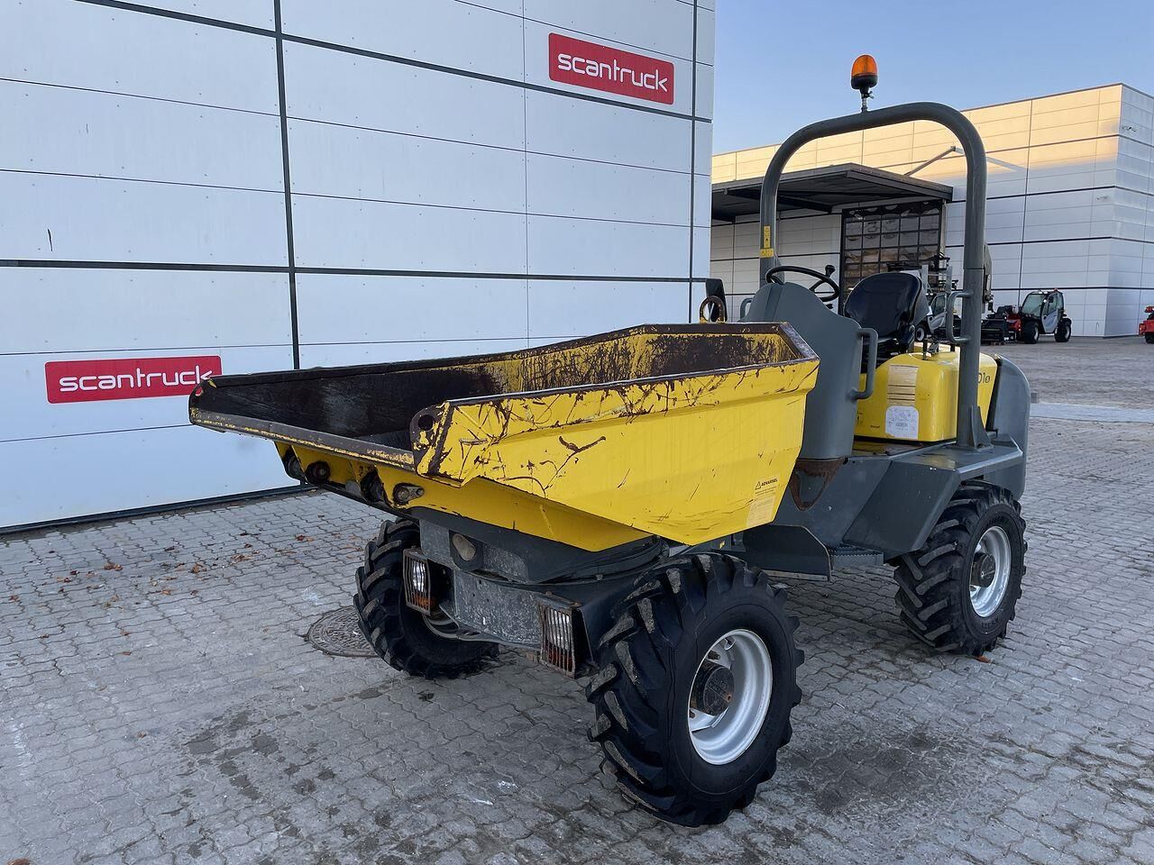 Wacker Neuson 3001 - Мини-самосвал: фото 1 Wacker Neuson 3001 - Мини-самосвал: фото 1