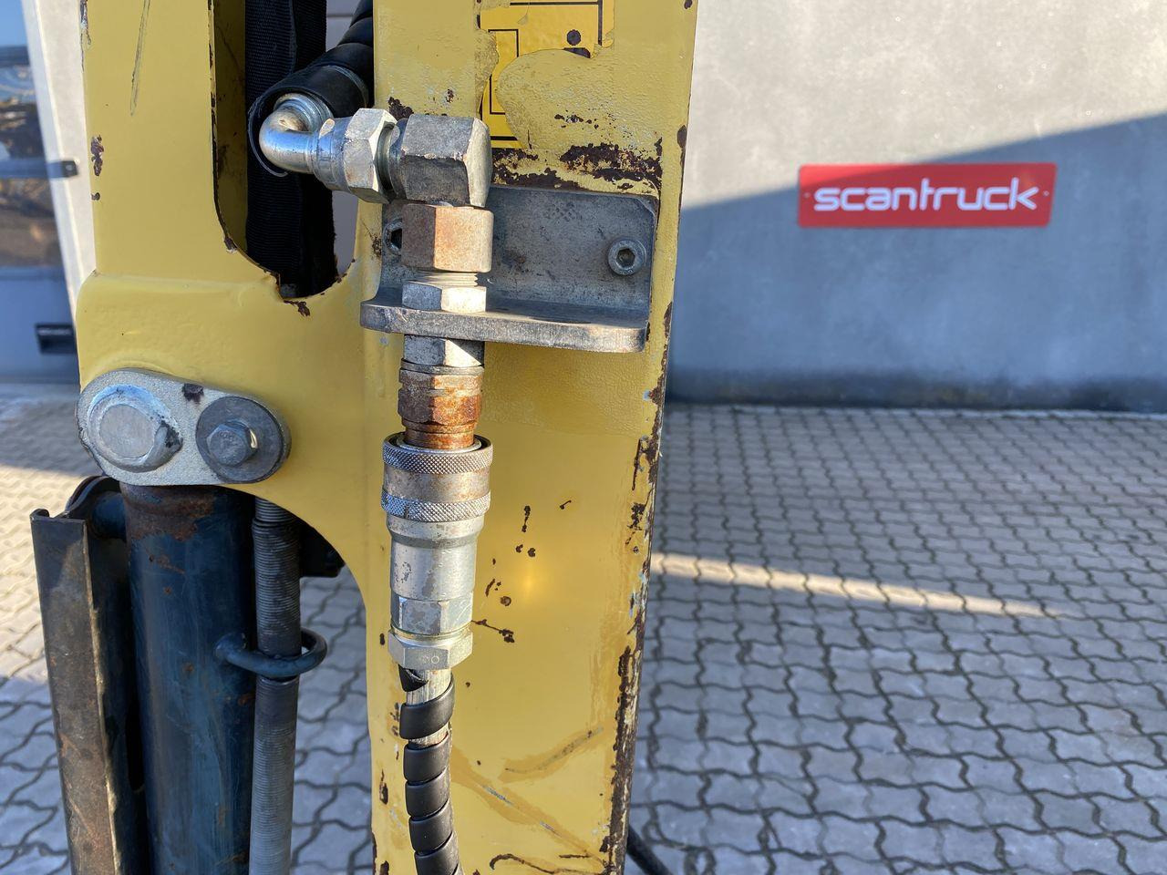 Мини-экскаватор Yanmar SV18: фото 9