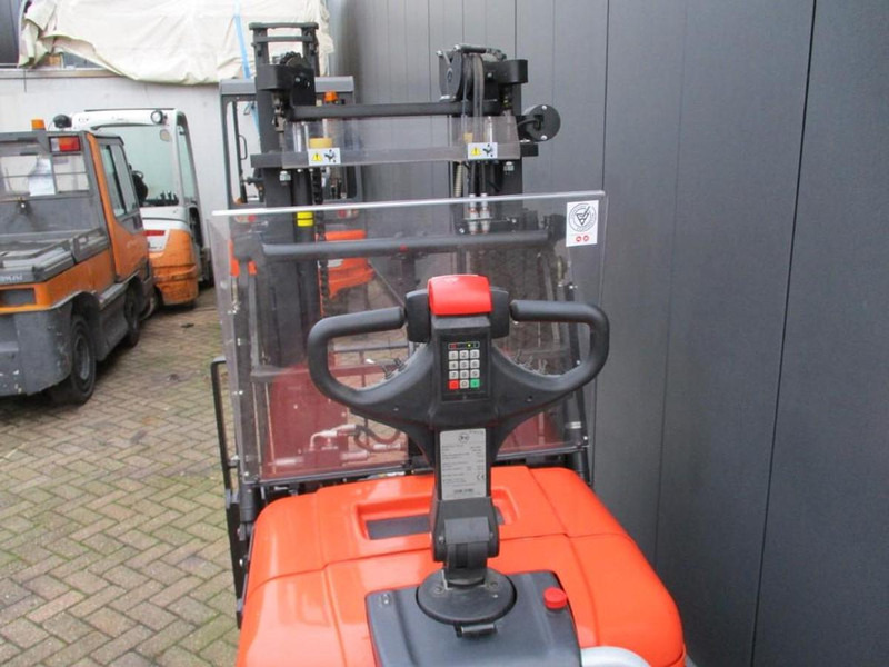 BT SPE 120 XR - Ричстакер: фото 4 BT SPE 120 XR - Ричстакер: фото 4