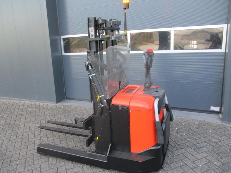 BT SPE 120 XRD - Ричстакер: фото 2 BT SPE 120 XRD - Ричстакер: фото 2