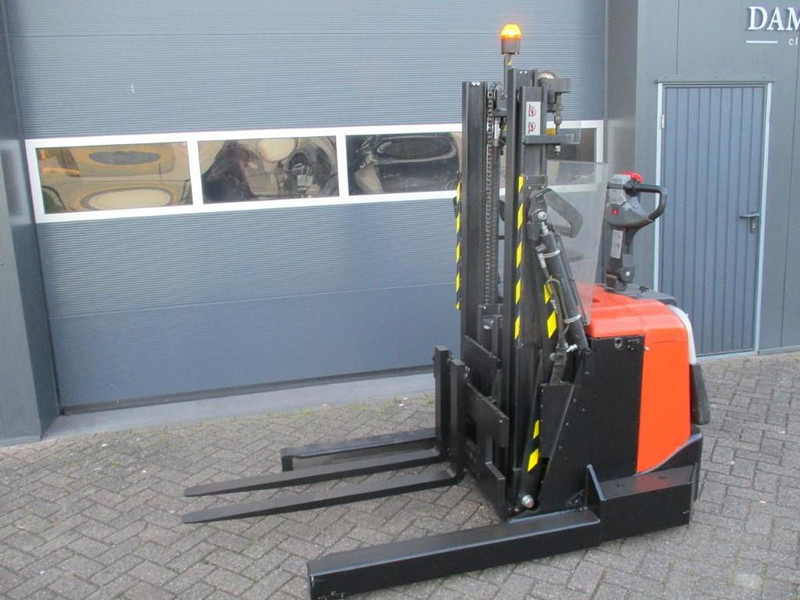 BT SPE 120 XRD - Ричстакер: фото 3 BT SPE 120 XRD - Ричстакер: фото 3