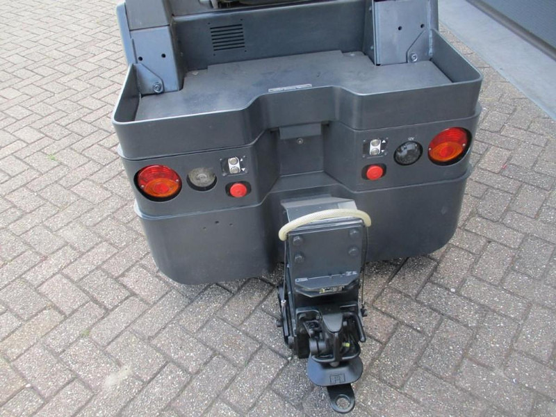 Linde P 60 - Складской тягач: фото 5 Linde P 60 - Складской тягач: фото 5