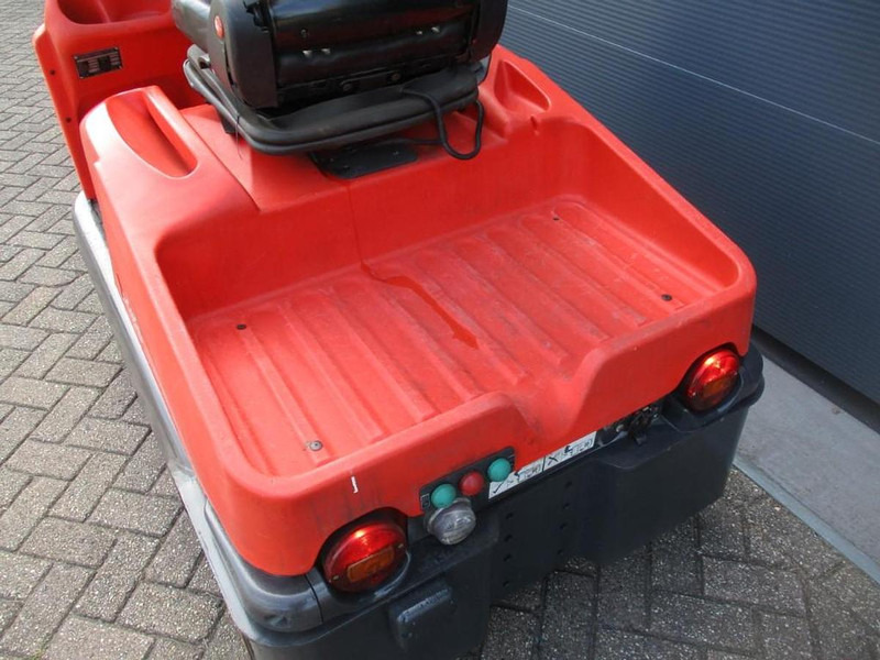 Linde P 60 - Складской тягач: фото 4 Linde P 60 - Складской тягач: фото 4