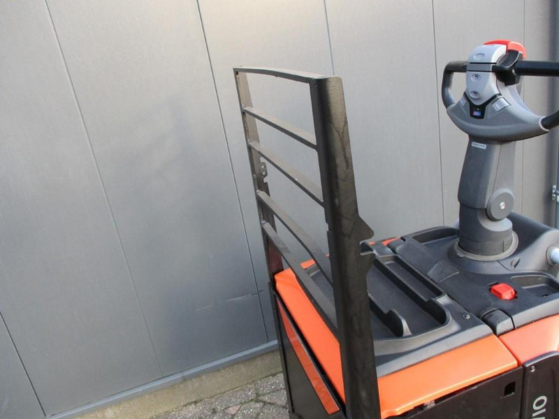 Toyota LPE250 - Тележка: фото 4 Toyota LPE250 - Тележка: фото 4