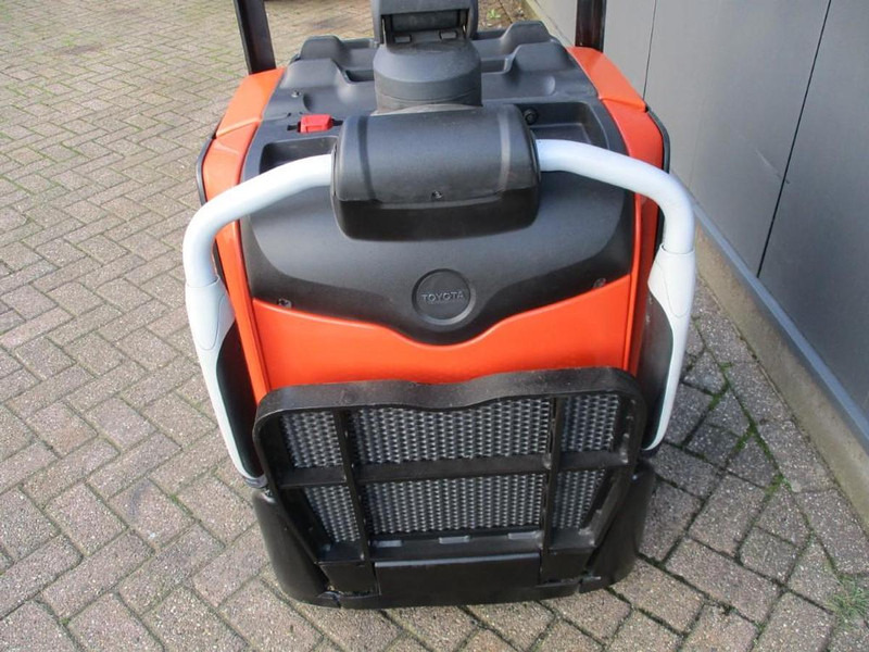 Toyota LPE250 - Тележка: фото 5 Toyota LPE250 - Тележка: фото 5