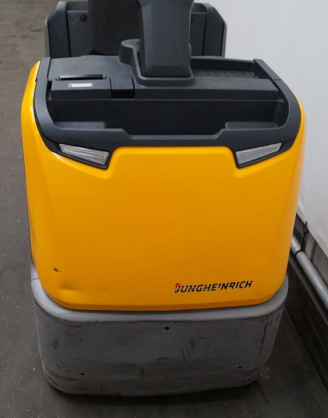 Jungheinrich ECE220HP - Сборщик заказов: фото 4 Jungheinrich ECE220HP - Сборщик заказов: фото 4