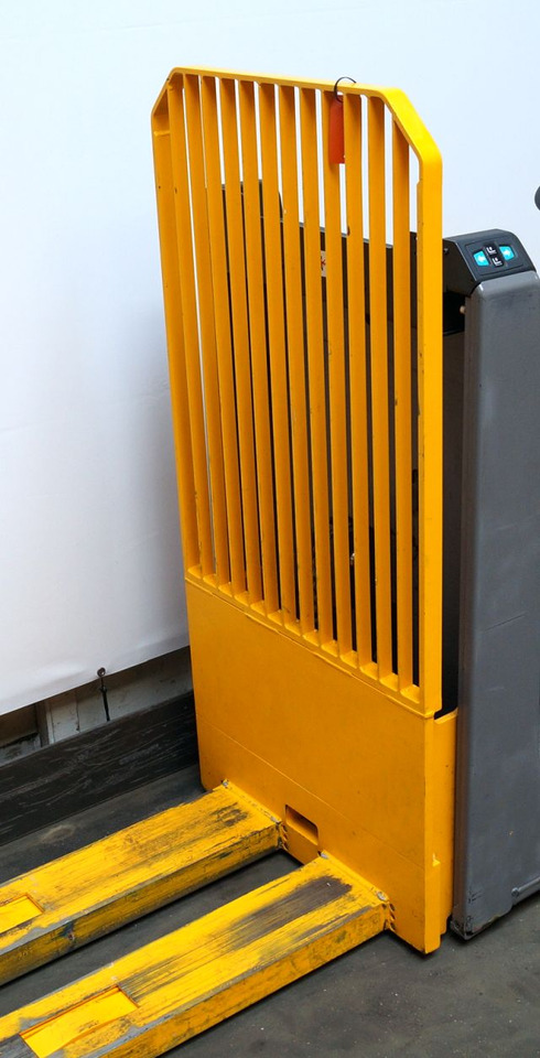 Jungheinrich ECE320 - Сборщик заказов: фото 3 Jungheinrich ECE320 - Сборщик заказов: фото 3