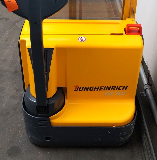 Jungheinrich EJC110 - Штабелер: фото 3 Jungheinrich EJC110 - Штабелер: фото 3