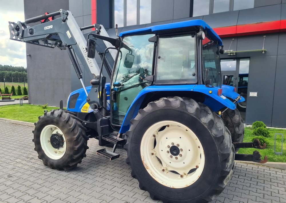New Holland T5040 - Трактор: фото 3 New Holland T5040 - Трактор: фото 3