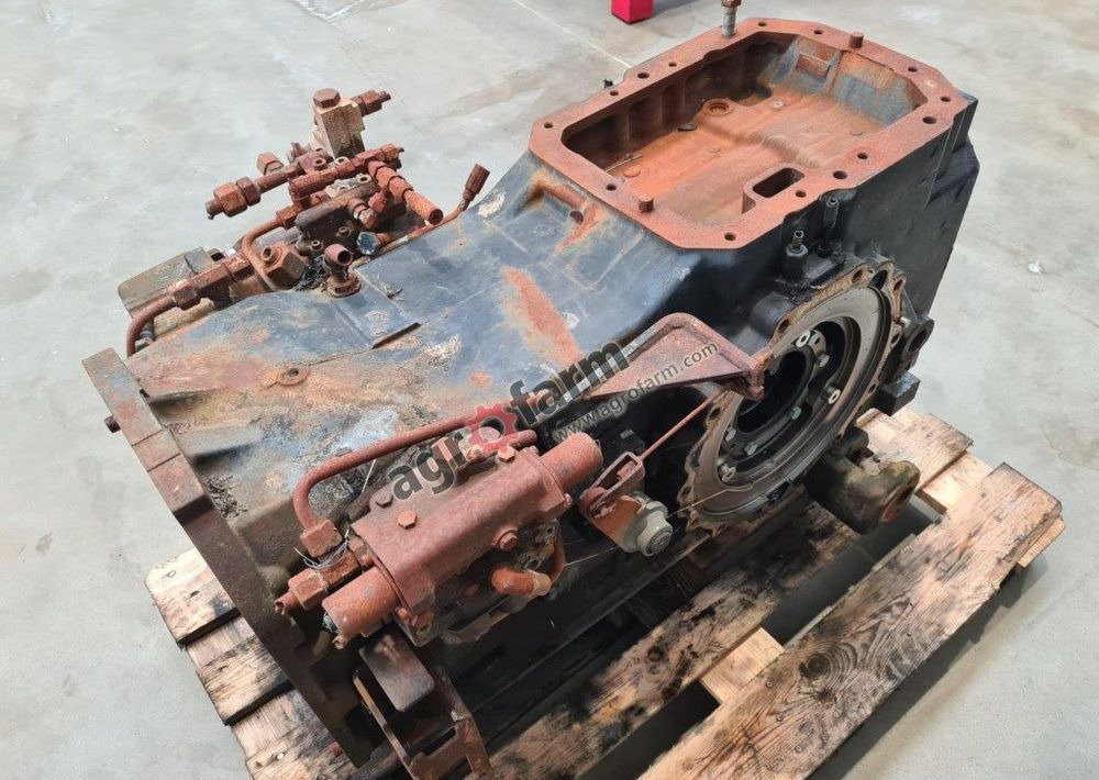 TYLNY MOST NEW HOLLAND T6.160 44980050 - Коробка передач: фото 2 TYLNY MOST NEW HOLLAND T6.160 44980050 - Коробка передач: фото 2