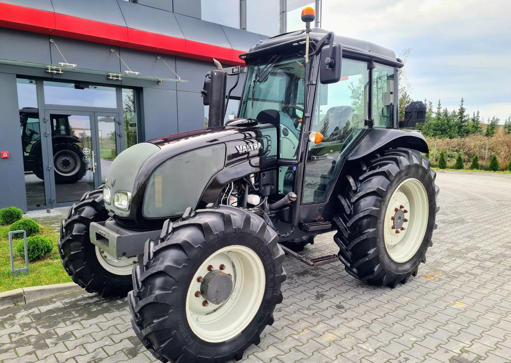 Valtra A93 - Трактор: фото 1 Valtra A93 - Трактор: фото 1