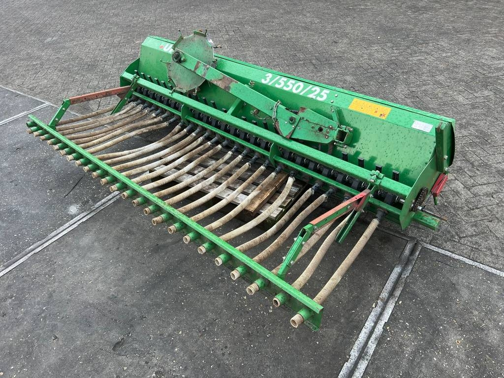 Unia 3/550/25 zaaimachine - Сеялка: фото 1 Unia 3/550/25 zaaimachine - Сеялка: фото 1