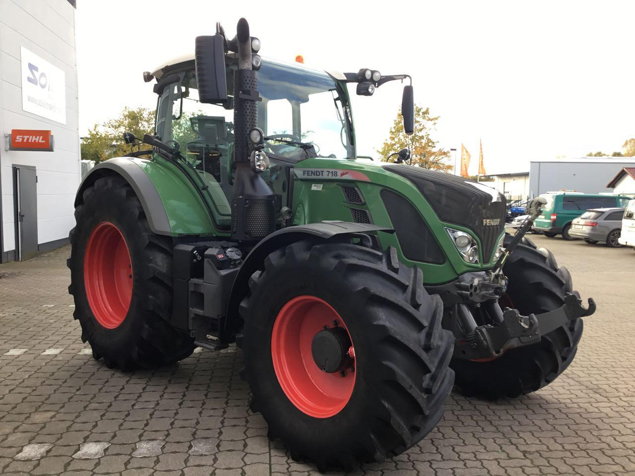 Fendt 718 SCR Vario ProfiPlus - Трактор: фото 3 Fendt 718 SCR Vario ProfiPlus - Трактор: фото 3