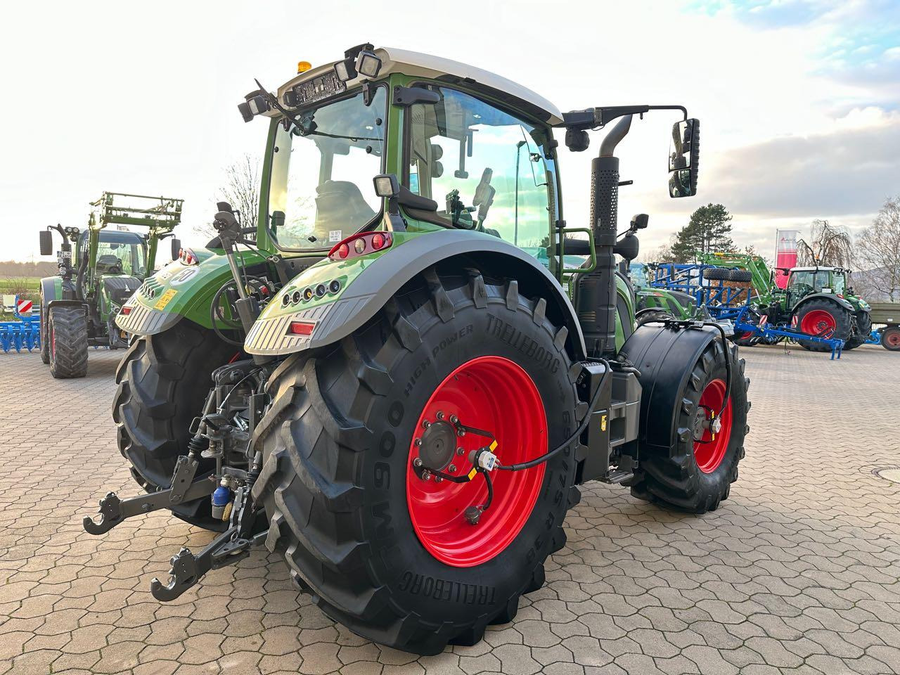 Fendt 724 Vario S4ProfiPlus - Трактор: фото 5 Fendt 724 Vario S4ProfiPlus - Трактор: фото 5