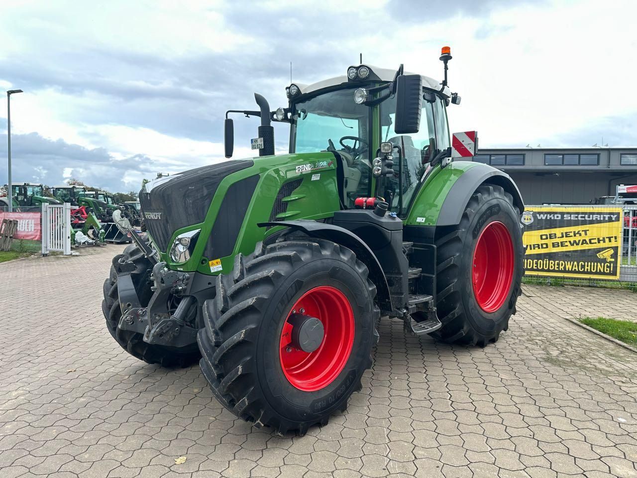 Fendt 828 S4 ProfiPlus - Трактор: фото 1 Fendt 828 S4 ProfiPlus - Трактор: фото 1