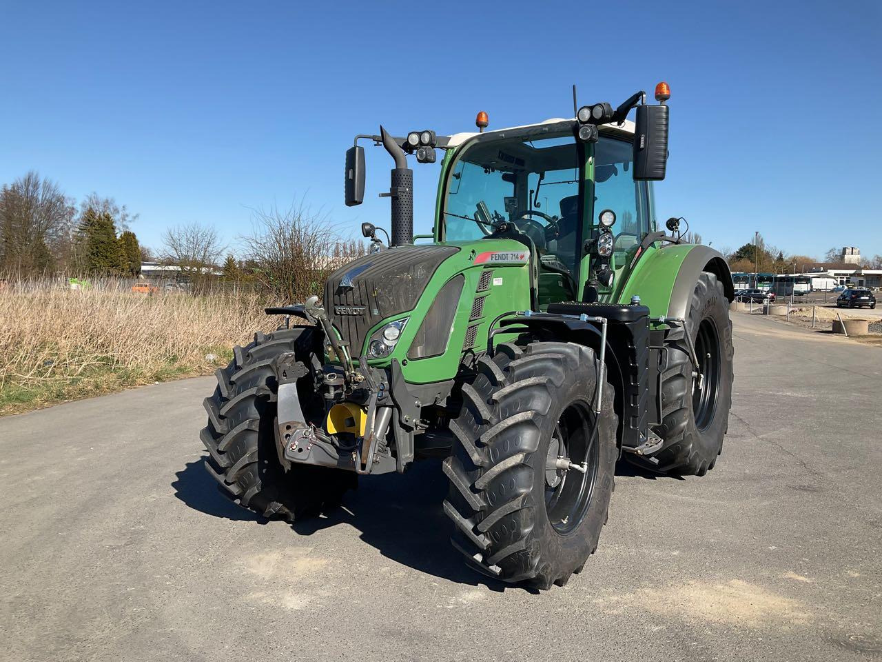 Fendt Vario 714 SCR Profi Plus - Трактор: фото 2 Fendt Vario 714 SCR Profi Plus - Трактор: фото 2
