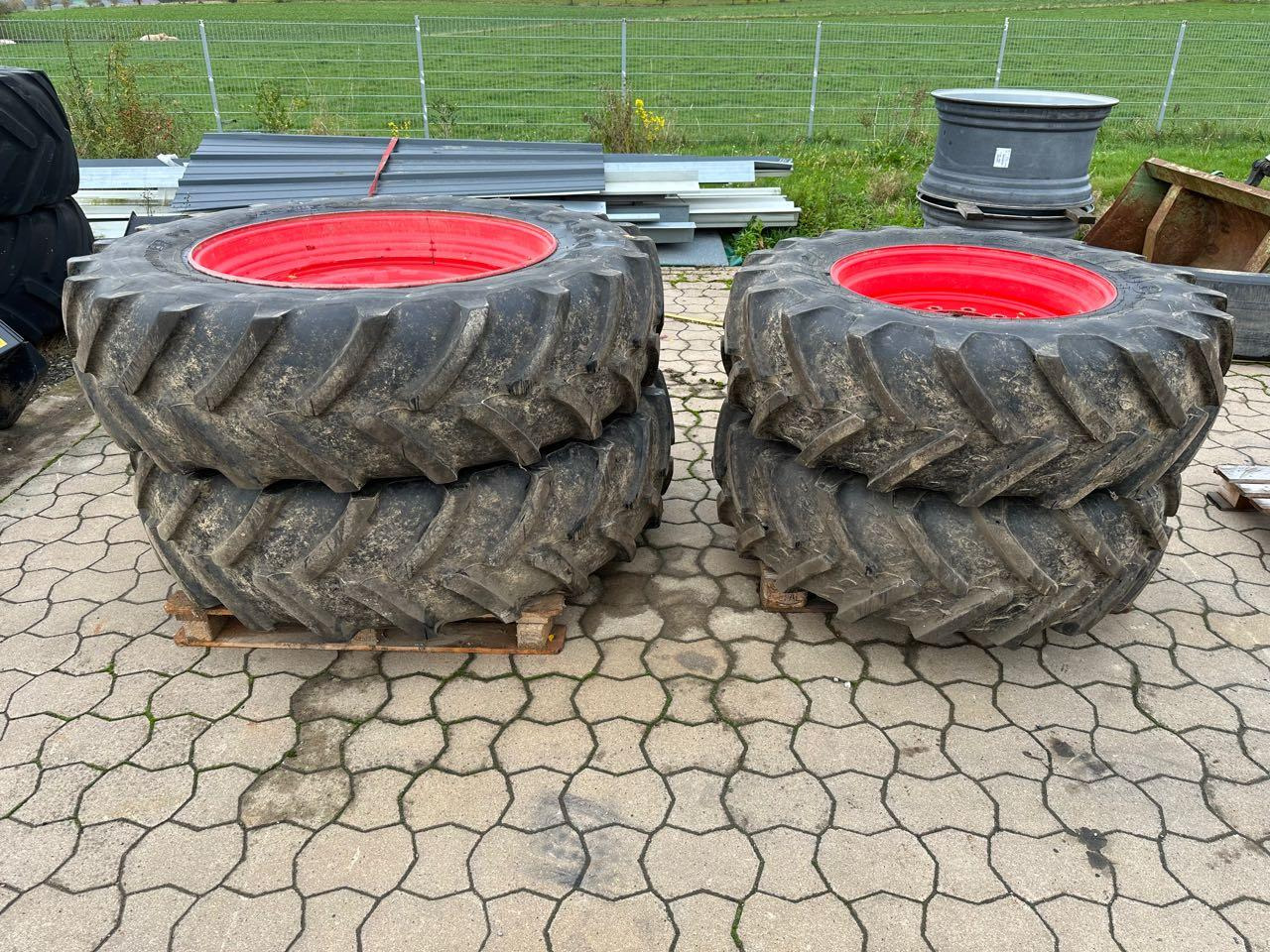 Firestone Komplettsatz 420/85 R30 + 460/85 R42 - Шина: фото 1 Firestone Komplettsatz 420/85 R30 + 460/85 R42 - Шина: фото 1