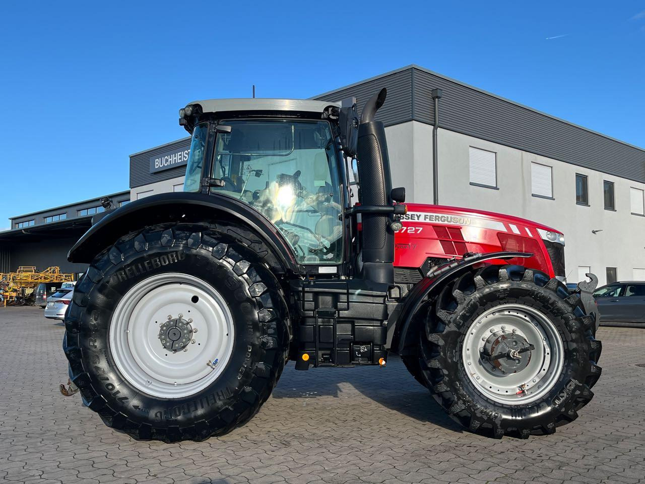Massey Ferguson 8727 Dyna-VT - Трактор: фото 1 Massey Ferguson 8727 Dyna-VT - Трактор: фото 1