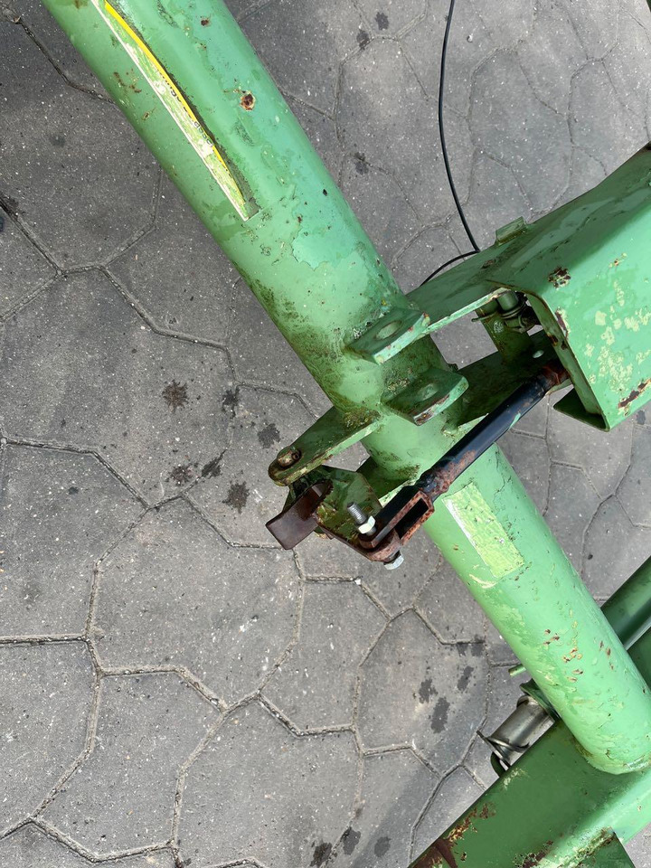 Stoll Super 1.3 - Фронтальный погрузчик для трактора: фото 3 Stoll Super 1.3 - Фронтальный погрузчик для трактора: фото 3