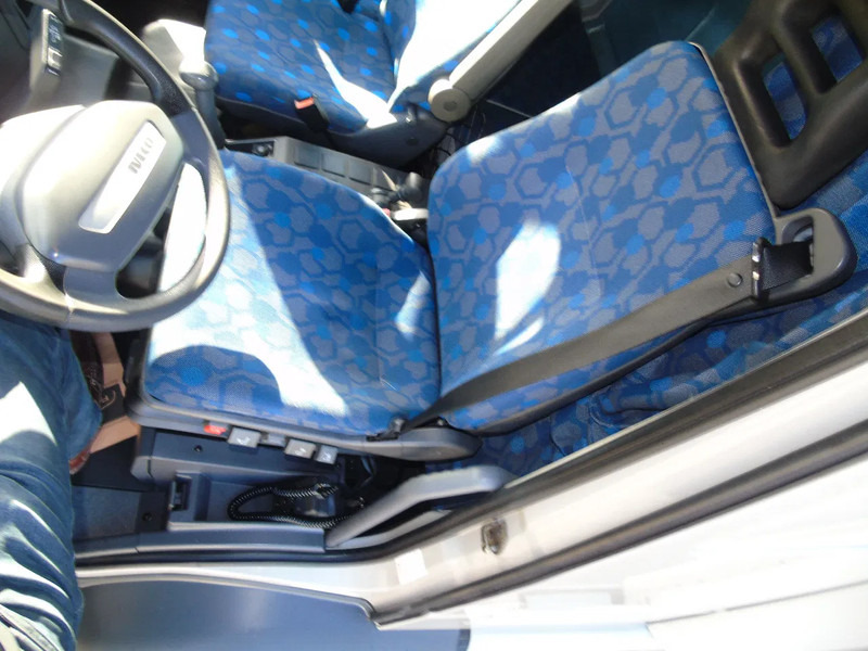 Грузовик с закрытым кузовом Iveco Eurocargo 150E24 + MANUAL + 177KM: фото 19