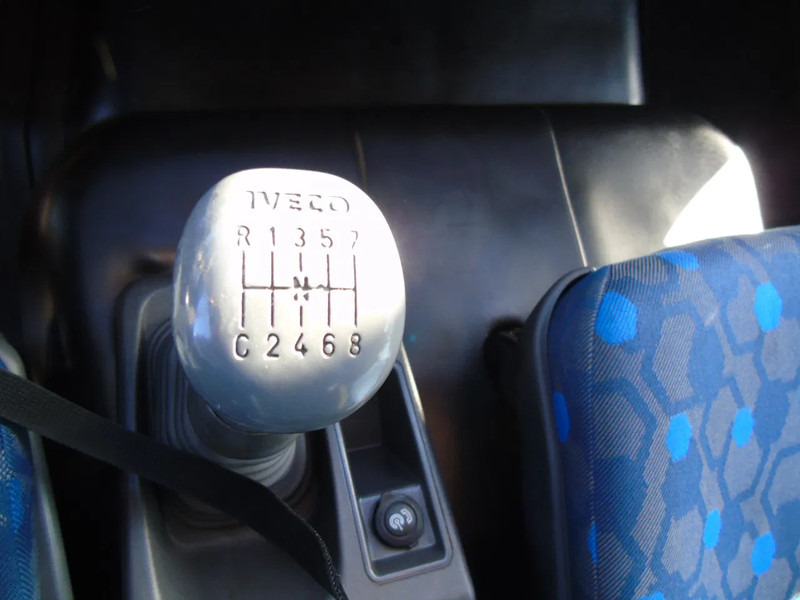 Грузовик с закрытым кузовом Iveco Eurocargo 150E24 + MANUAL + 177KM: фото 13