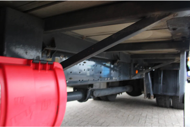 Грузовик с закрытым кузовом Iveco Eurocargo 160e25 + lift + euro 6: фото 16