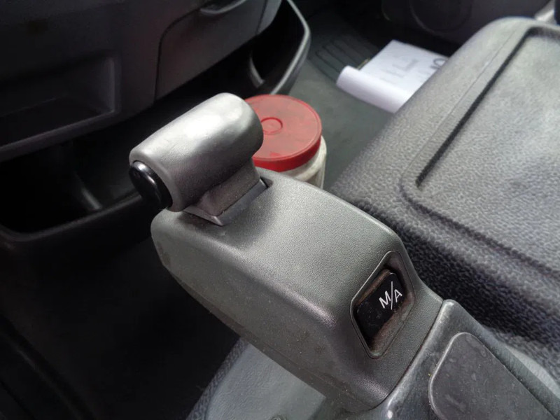 Грузовик с закрытым кузовом Mercedes-Benz Atego 822 Atego 822 + Euro 5 + Dhollandia lift: фото 18 Грузовик с закрытым кузовом Mercedes-Benz Atego 822 Atego 822 + Euro 5 + Dhollandia lift: фото 18