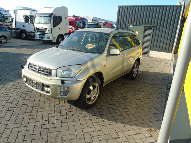 Toyota RAV4 + 4X4 + AUTOMAT + PETROL - Внедорожник: фото 2 Toyota RAV4 + 4X4 + AUTOMAT + PETROL - Внедорожник: фото 2