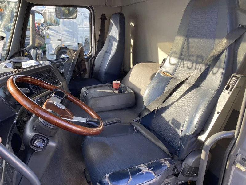 Volvo FM 370 + Euro 5 + Palfinger Z-Q170 Crane + 30ton NCH lift + Container system + hoogsta - Автоманипулятор: фото 4 Volvo FM 370 + Euro 5 + Palfinger Z-Q170 Crane + 30ton NCH lift + Container system + hoogsta - Автоманипулятор: фото 4