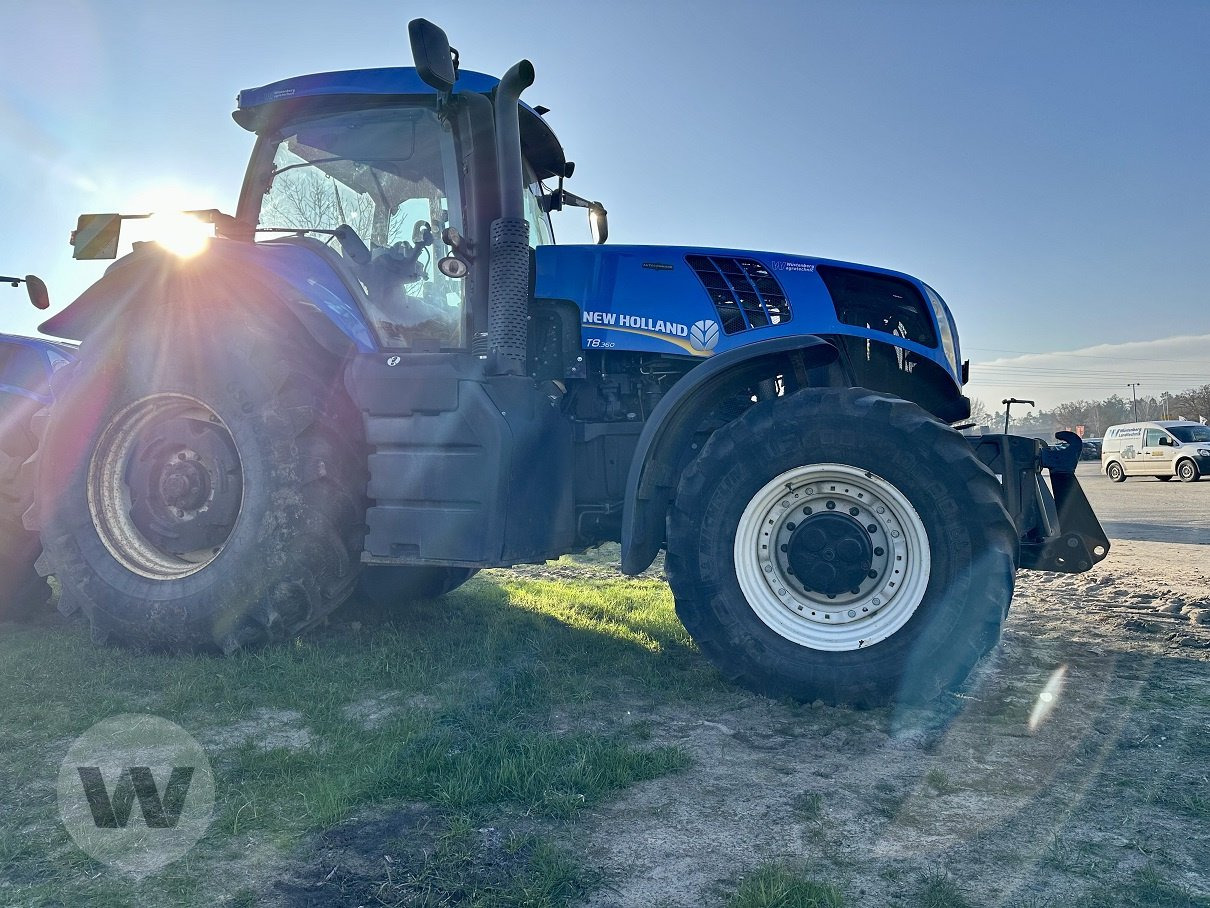 New Holland T 8.360 - Трактор: фото 1 New Holland T 8.360 - Трактор: фото 1